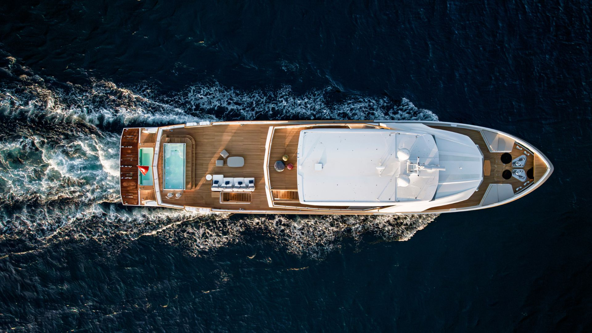 Phoenix Yacht Management Showcases Numarine 40MXP - Luxe Gulf
